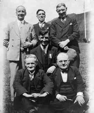 Mr Clelland and other Glasgow pub owners 1940s